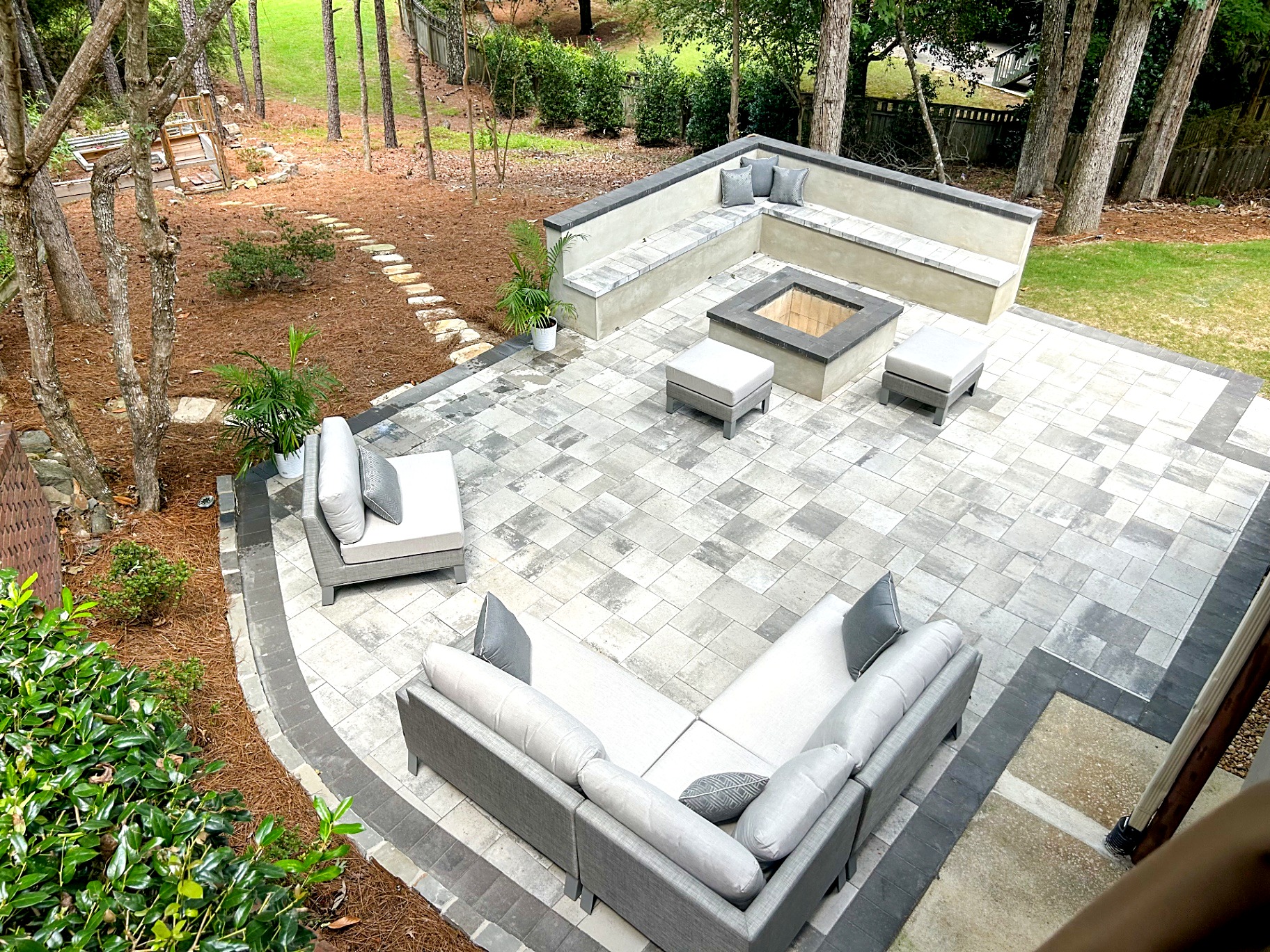 Woodland Paver Lounge, Patio & fire feature